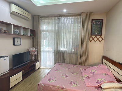 Bán căn cc tòa licogi 25 tân mai, nhà đẹp, căn góc, 3 ban công, 80m, 2 ngủ, sdcc, 4.4 tỷ 2