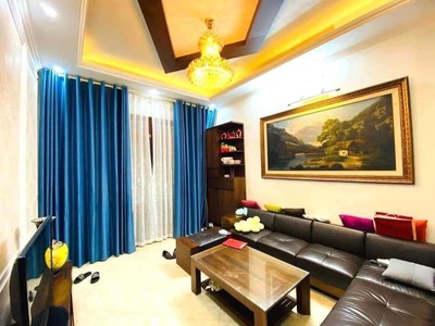 Chỉ duy nhất 1 căn nhà riêng phố chùa bộc 25m 5 tầng mt 4,2m hơn 4 tỷ nhà đẹp đón tết full nội thất 0