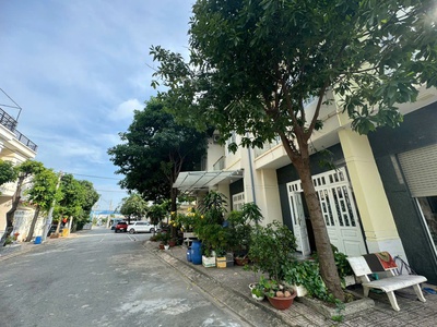 Bán nhà 3 lầu góc 2 mặt tiền đường võ thị sáu, phường đông hòa, tp dĩ an, bình dương. 1