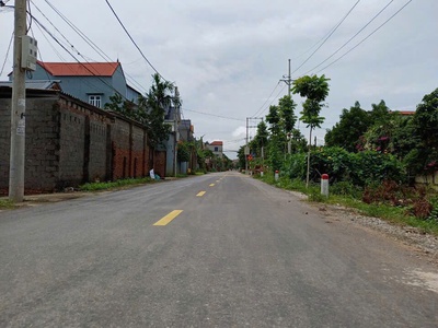 Bán đất tại chương mỹ giá chỉ 1.x nhỏ triệu/m2. -diện tích 190m2 -lô góc mặt tiền hơn 16m -cách cao 4