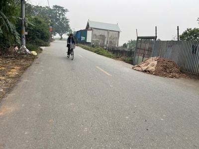 Bán đất tại chương mỹ giá chỉ 1.x nhỏ triệu/m2. -diện tích 190m2 -lô góc mặt tiền hơn 16m -cách cao 3