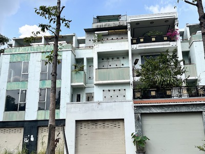 KẸT VỐN BÁN GẤP   NHÀ 1 trệt 3 lầu, MT đường nhựa lớn, tiện KD, SHR, CC 0