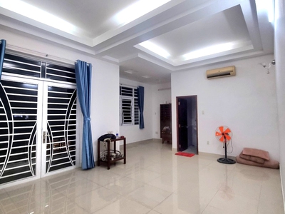 Bán nhà 3 tầng hẻm xe tải 162m2 8.3x19.5 chỉ 13 tỷ nhỉnh gần phạm văn đồng linh tây thủ đức 0