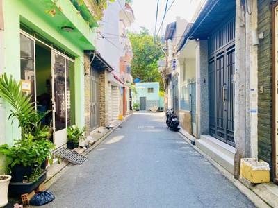 Bán nhà tân bình- phạm văn bạch. ngay sân bay, sát chợ tân trụ,4 10.5m, hxh thông, 4.5t 2