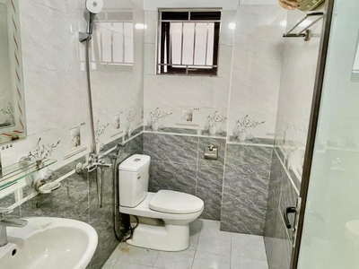 Bán nhà 3 tầng ngõ phố Rặng Nhãn, ph Quang Trung, TP Hải Dương, 47m2, mt 4m, 3 ngủ, ngõ oto 6