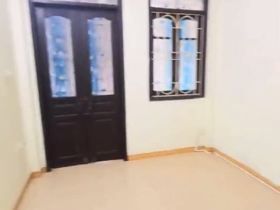 Cho thuê nhà nguyên căn  Đường Láng - Đống Đa 35m x 5T giá 11.5tr, ngõ thông, KD, ở nhóm 3