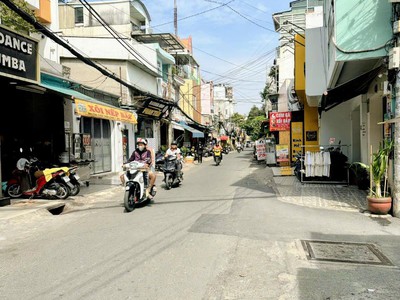 Hxh đỗ cửa ngay đh công thương - ngang 4m - 4 tầng btct - chỉ hơn 3 tỷ 0