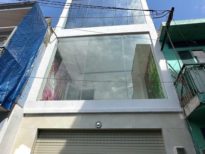 Hxh đỗ cửa ngay đh công thương - ngang 4m - 4 tầng btct - chỉ hơn 3 tỷ 1