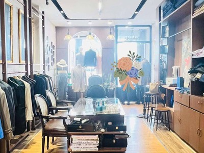 Giáp quận 1 -2 mặt tiền đường hoàng diệu - 4 tầng - 72m - chỉ 24 tỷ 0