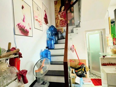 Hxh đỗ cửa ngay đh công thương - ngang 4m - 4 tầng btct - chỉ hơn 3 tỷ 4