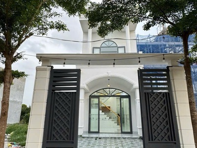 Cần bán nhà mới xây 104m2. 1 sẹt đường Bưng Cơ. Lộc An. Long Thành. Chỉ 2tỷ550 đối diện ERA CITY. 1