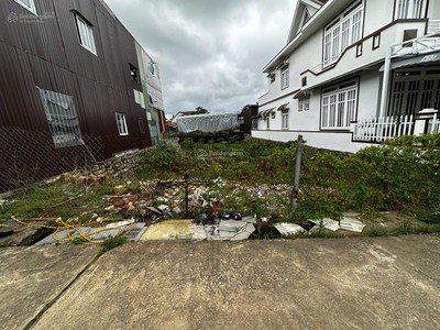 Chính chủ bán 2 mảnh đất thổ cư mt 12m đường mai anh đào , p8, đà lạt 0