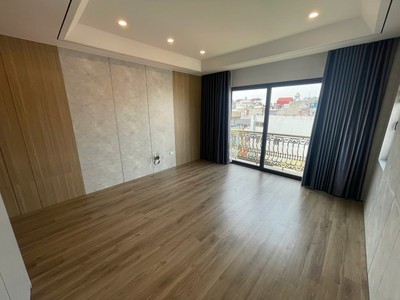 Bán nhà lô góc 2 thoáng 6 tầng thang máy ngõ thông lạc long quân 7 chỗ vào nhà kdvp 13 tỷ 2