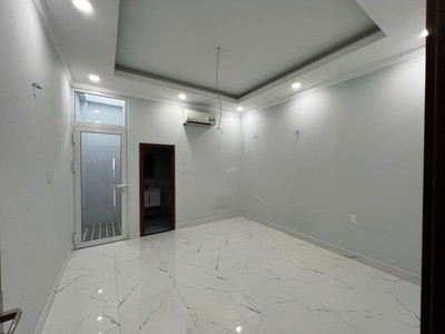 Nhà hxh lê trọng tấn, 1 lửng 3 lầu 4pn5wc như hình, giá 17tr/th 3