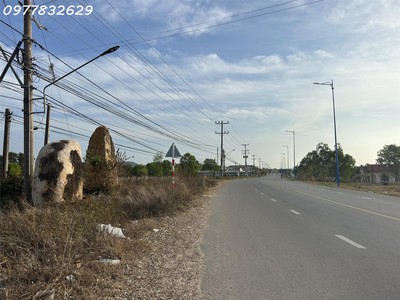 Hạ giá 40 5800m2 đất ont đường nguyễn chí thanh - tx lagi chỉ 400tr/m ngang gần ubnd 0