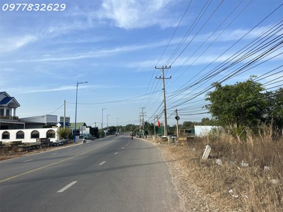 Hạ giá 40 5800m2 đất ont đường nguyễn chí thanh - tx lagi chỉ 400tr/m ngang gần ubnd 2