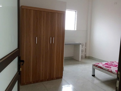 Phòng trọ sạch sẽ thoáng mát, cách đại học fpt chỉ 7 phút đi xe 4