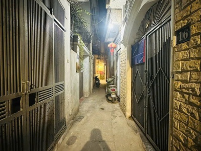 Bán nhà hoàng hoa thám, ba đình 4 tầng, gần ô tô, ngõ thông, mặt tiền 3.7m/dt 32m, 6 tỷ 4