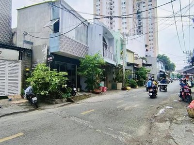 Mặt tiền kinh doanh giáp q11 - q6 - 2 tầng - 72m2 ngang bề thế 8.6 chỉ 7.x tỷ 1