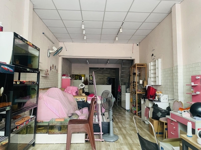 Bán nhà mặt tiền hẻm nhựa 7m thông lê văn khương q12 đang cho thuê spa. giá rẻ 3,8 tỷ. 1