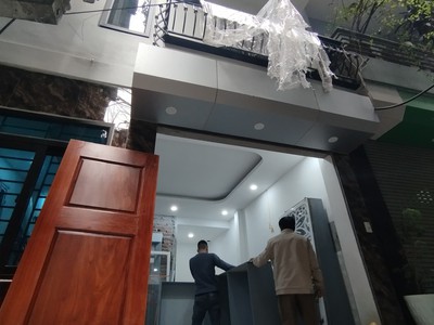 Quan nhân - thanh xuân- mt 5,2m- gần ô tô- thang máy- nhà mới bóc tem-  hơn 6 tỷ 0