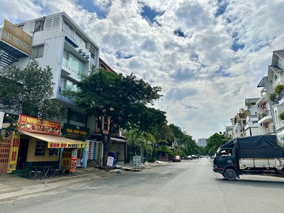 Cơ hội vàng nhà 3 tầng mới thủ đức, xách vali vào ở ngay, vị trí đắc địa, sổ hồng chính chủ 0