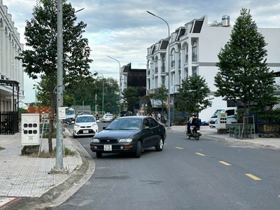 Đất phú chánh thành phố tân uyên kẹt tiền bán đất trả nợ nên bán rẻ bằng giá mua năm 2020 4