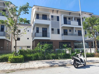 Còn duy nhất 1 căn nhà 3 tầng khu Riverside - Vsip giá tốt 1