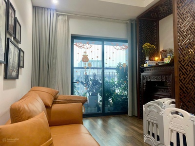 Chính chủ bán căn hộ toà r3, 3n 2nvs trục góc đẹp, diện tích 99m2, thông thuỷ 94m2 0