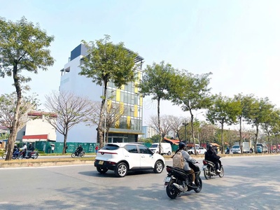 Cho thuê sàn tầng 1, tầng 2- 300m2 kinh doanh 2 mt rộng 20m, phố trịnh văn bô 3