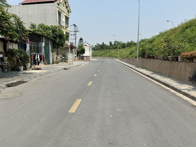 Cần bán 214,7m2 đất mặt đường đê Vàng, Phúc Lợi. Vị trí đẹp làm văn phòng công ty 1