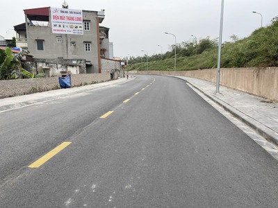 Cần bán 214,7m2 đất mặt đường đê Vàng, Phúc Lợi. Vị trí đẹp làm văn phòng công ty 6