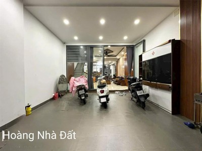 Nhà đẹp ngay phú mỹ hưng, 4 tầng, 8.3 tỷ, full nội thất 0