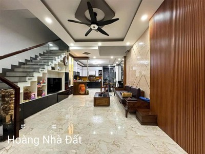 Nhà đẹp ngay phú mỹ hưng, 4 tầng, 8.3 tỷ, full nội thất 1