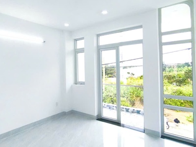 Nhà xinh, đón tết, khu p lô, dtsd 102m2, đường 10m, có vỉa hè, long bình, chỉ 3.2ty 1