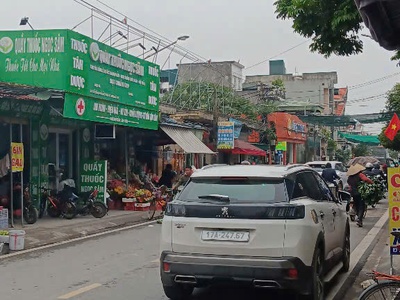 Chính chủ bán nhà mặt tiền chợ shr 5x28m giá chỉ 4 tỷ 49 đường bùi viện thị trấn tiền hải đường 4