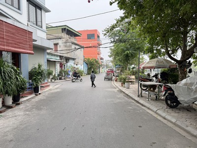 Chính chủ bán 45,1m2 nhà cấp 4 mặt hồ Thôn Hội, Cổ Bi. Ngay chợ Làng Vàng và trường học các cấp 0