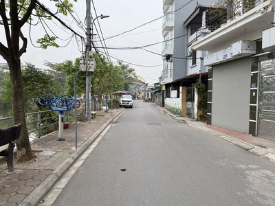 Chính chủ bán 45,1m2 nhà cấp 4 mặt hồ Thôn Hội, Cổ Bi. Ngay chợ Làng Vàng và trường học các cấp 2