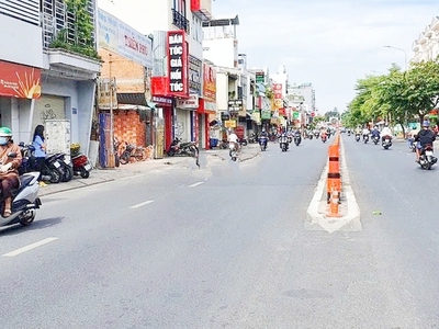 Cho thuê nhà mặt tiền đường Phan văn Trị, P10, Quận Gò Vấp. Trệt, lầu, Dt 8,5x16 chỉ 70tr 2