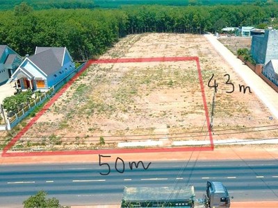 Bán  2,2sào 2250m2  2shr lộ nhựa thông thăng cổng  3 kcn 240n cn  sát trường chợ kho xưởng 960tr 0