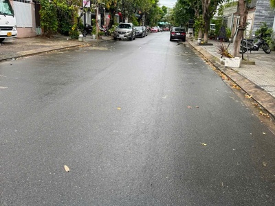 Nhà 3 tầng mặt tiền đường phong sắc tiện kinh doanh buôn bán, tầng 1 hiện đang cho thuê kinh 1