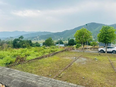 Bán đất trục chính đồng chằm, đông xuân nở hậu đường thênh thang mặt tiền rộng giá rẻ nhỉnh 3tỷ 2