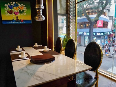 Cho thuê lầu 1 nhà 63 Hồ Tùng Mậu, Phường Bến Nghé, Quận 1. Lầu 1, Dt 210m2 chỉ 100tr 2