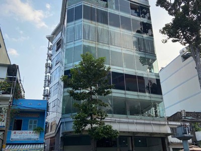 Cho Thuê Tòa Nhà Văn Phòng Đường An Dương Vương Quận 5.KC:8 Tầng.Giá 600 triệu 0