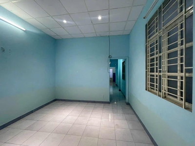 - nhà mặt tiền hẻm kinh doanh, ngay khu chế xuất tân thuân,  thu nhập140triệu/năm, ngang 4,2x21, 2