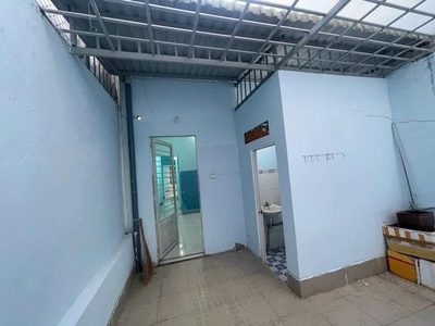- nhà mặt tiền hẻm kinh doanh, ngay khu chế xuất tân thuân,  thu nhập140triệu/năm, ngang 4,2x21, 3