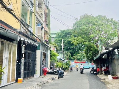 Bán nhà  4x13 m, hẻm xe tải 10m đường phú thọ hòa, q. tân phú 0
