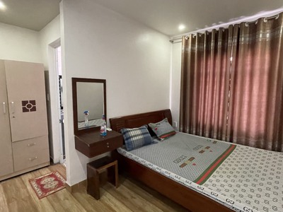 Cho thuê nhà 6 p.ngủ khép kín phố Văn Cao, DT: 75m2. 5