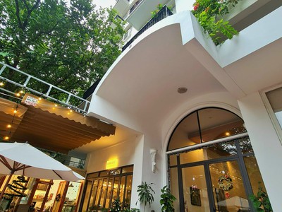 Giảm sâu 25 tỷ  tòa chdv 640m2 x 8t, mt 20m đ.tây hồ - tây hồ. giá 235 tỷ. 0
