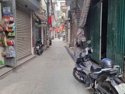 Bán  dòng tiền 50 triệu / tháng nhà mới đẹp tại ngõ 197 hoàng mai, giá 9,6 tỷ, 42m2, 12pn, 12wc 0